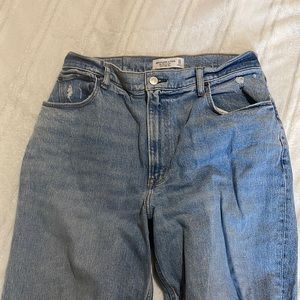 Abercrombie Curve Love 90s Straight Ultra High Rise